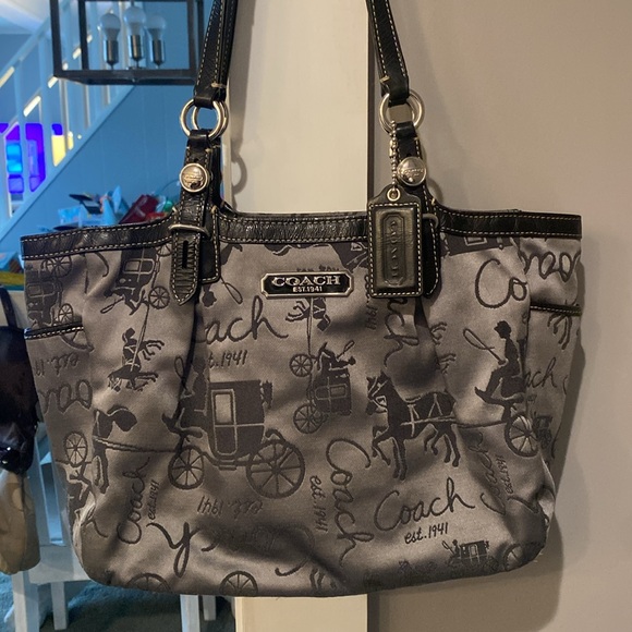 2010 Grey & Black Coach Stagecoach Bag - Picture 2 of 7